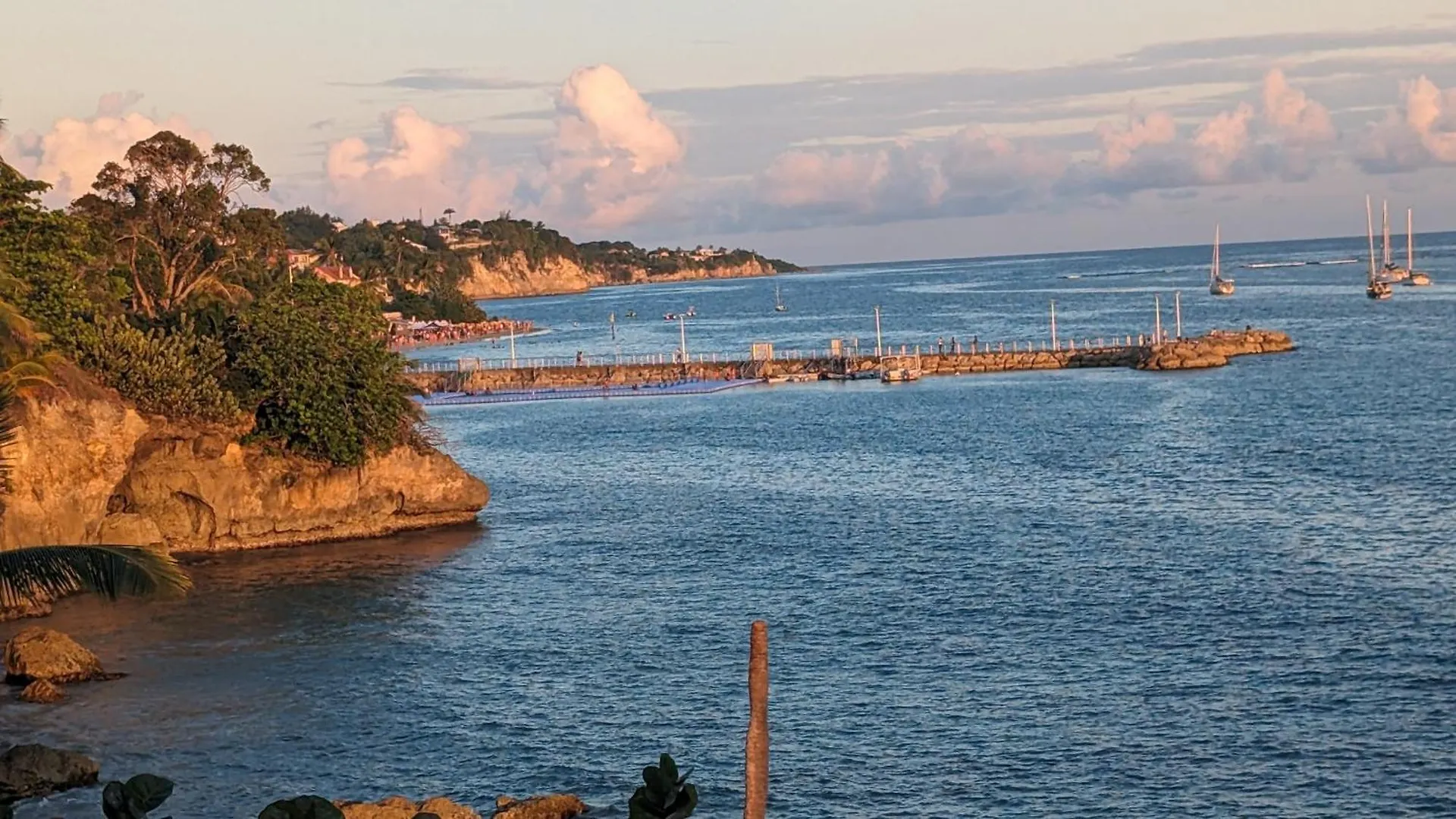 Studio L'Or Bleu, Pied Dans L'Eau Avec Vue Mer Le Gosier 0*,