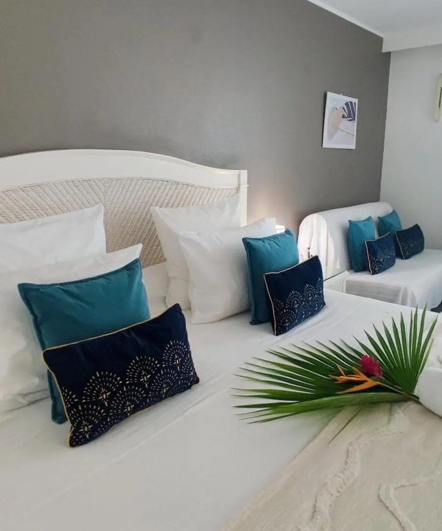Apartman Studio L'Or Bleu, Pied Dans L'Eau Avec Vue Mer Le Gosier