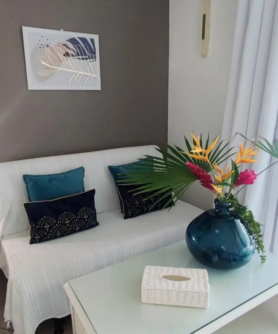 Studio L'Or Bleu, Pied Dans L'Eau Avec Vue Mer Le Gosier 0*,